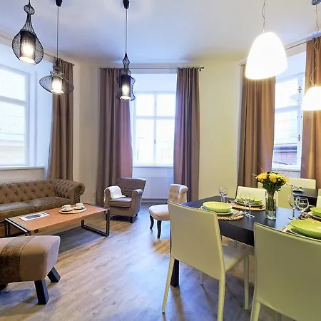 Deluxe Apartment *